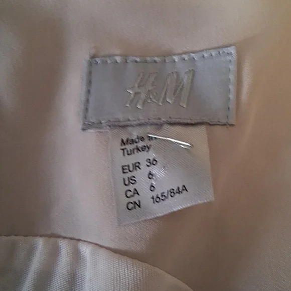 H&M Black and Cream Midi Dress - Picture 3 of 3